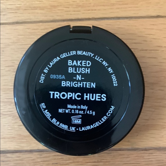 Laura Geller Pink Blush with a satin Finish - Picture 3 of 3